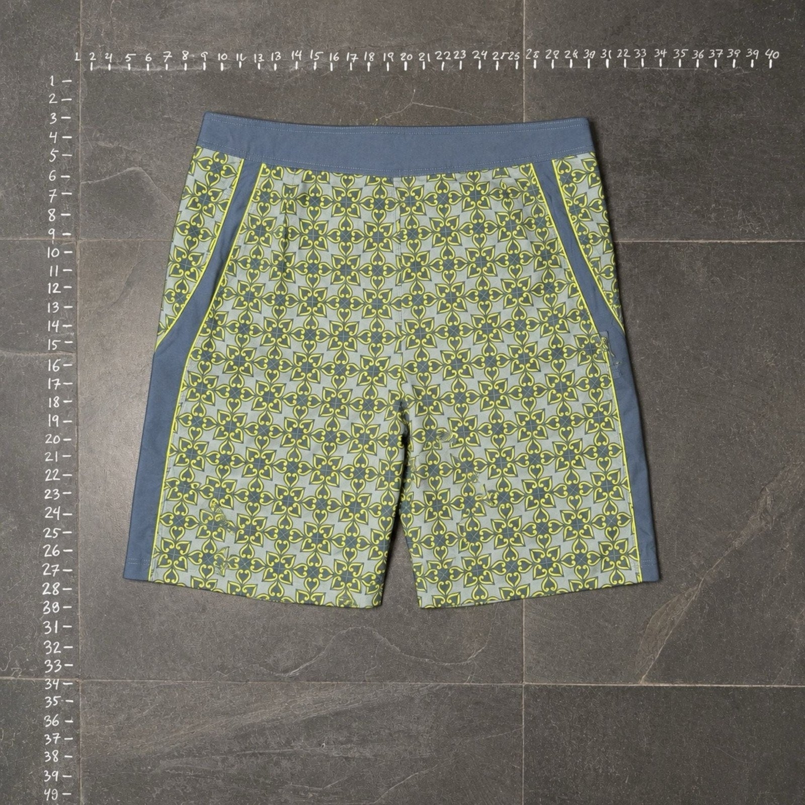 Original Penguin by Munsingwear Men's Size 34 Geometric Print Board Shorts