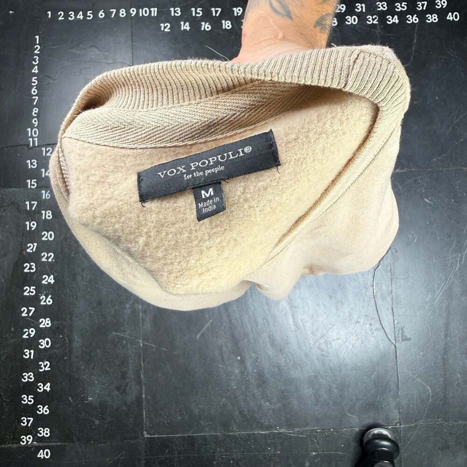 Vox Populi Chill Graphic Sweatshirt Tan Size Medium