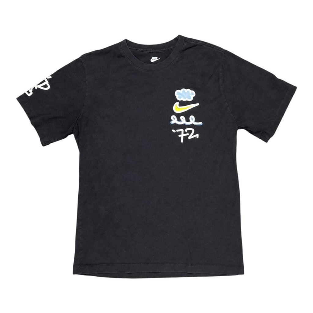 Nike graphic t shirt black size