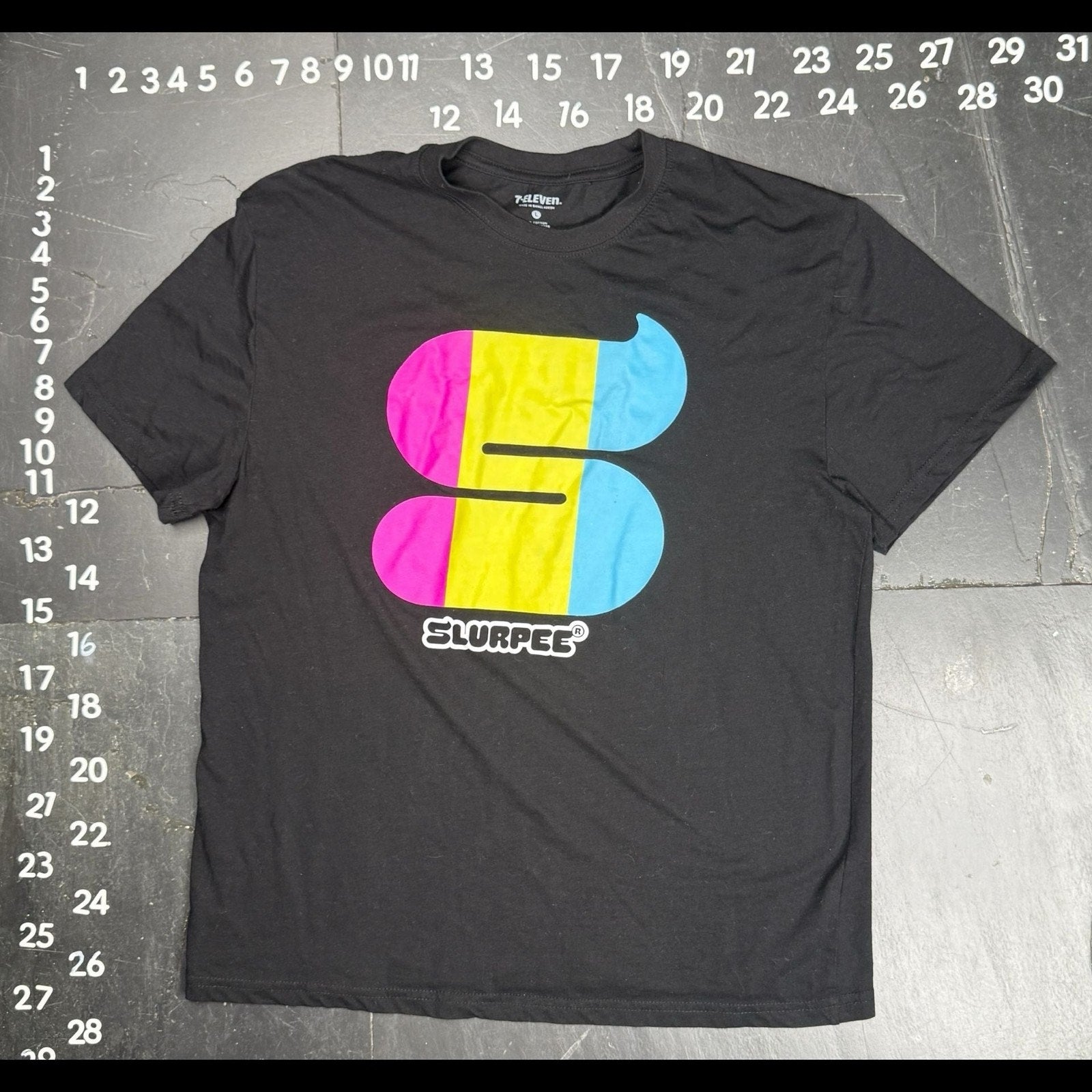 7-Eleven Slurpee Logo Graphic T-Shirt Black Size L