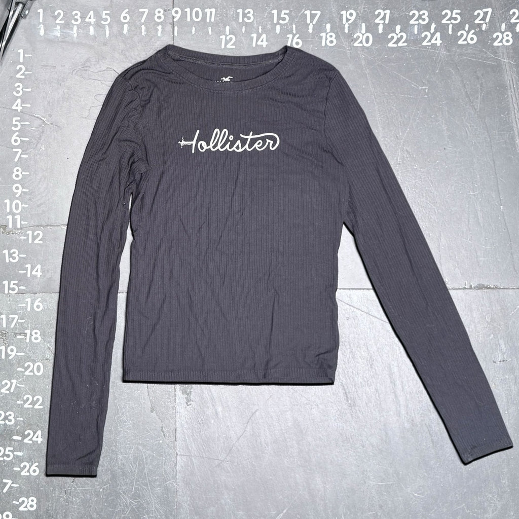 Hollister Gray Ribbed Long Sleeve Graphic Crop Tee Small