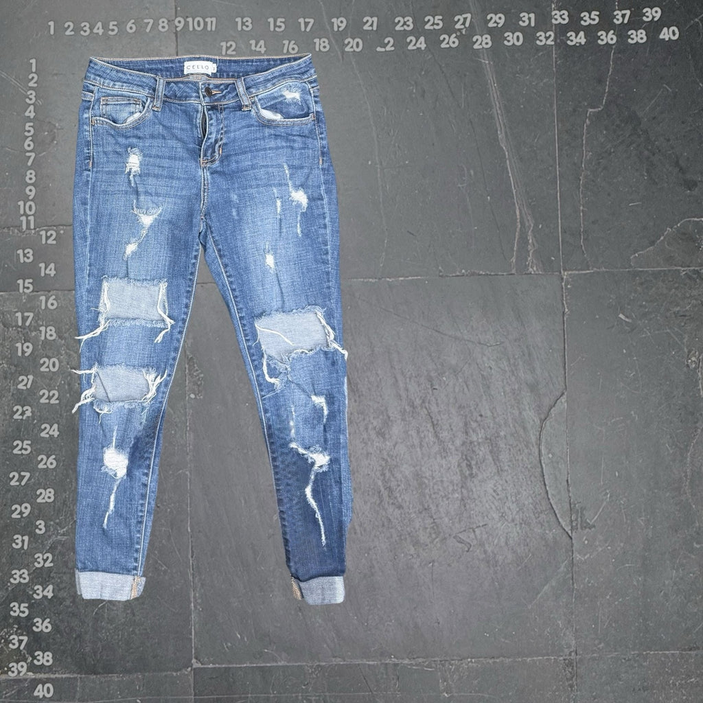 Cello Women's Size 3 Distressed Rip and Repair Mid Rise Skinny Jeans