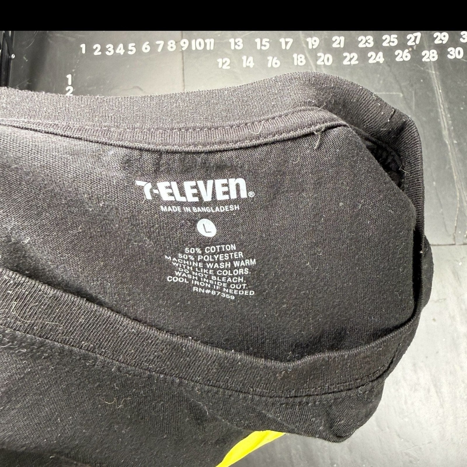 7-Eleven Slurpee Logo Graphic T-Shirt Black Size L