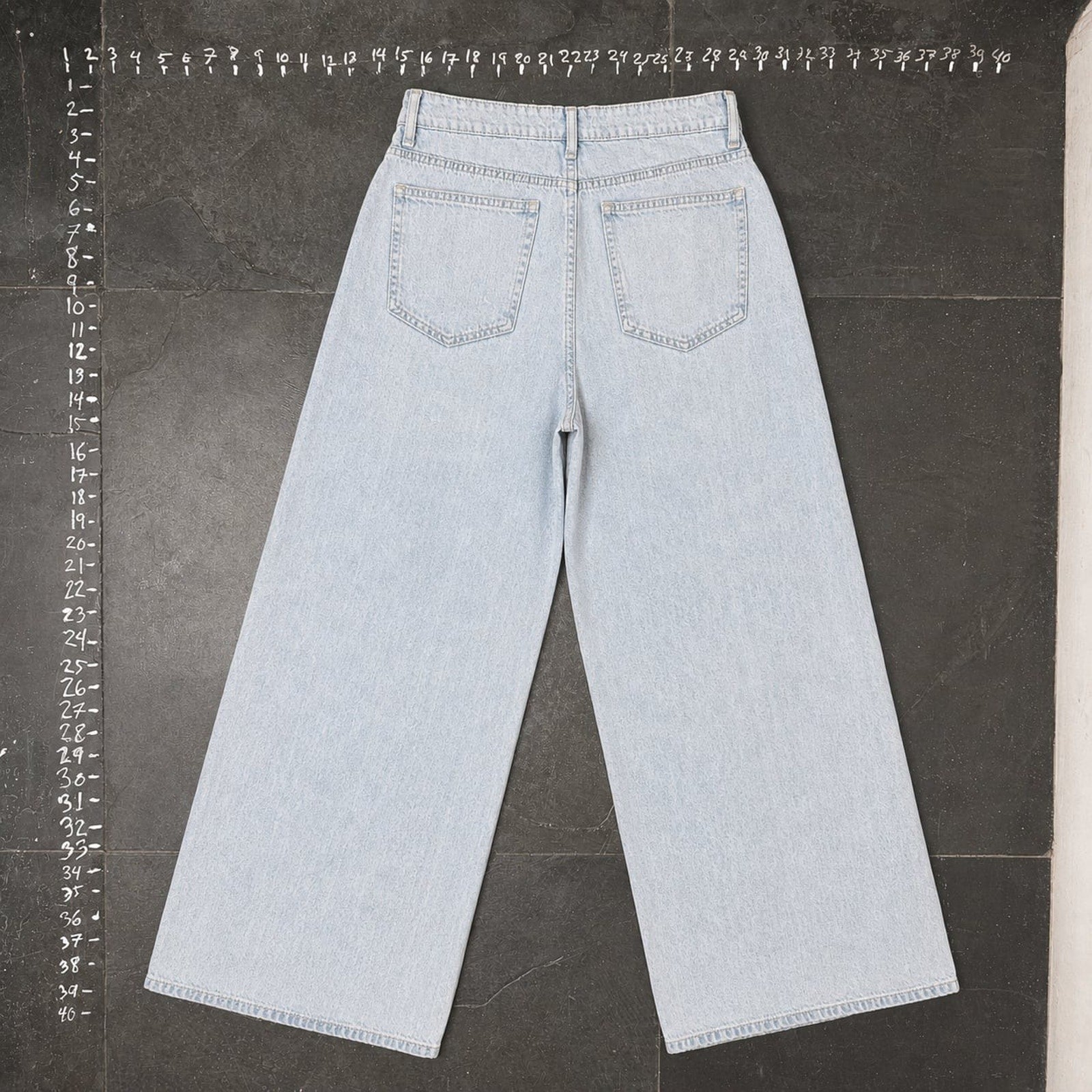 Forever 21 Wide Leg Split Hem Jeans Size 28