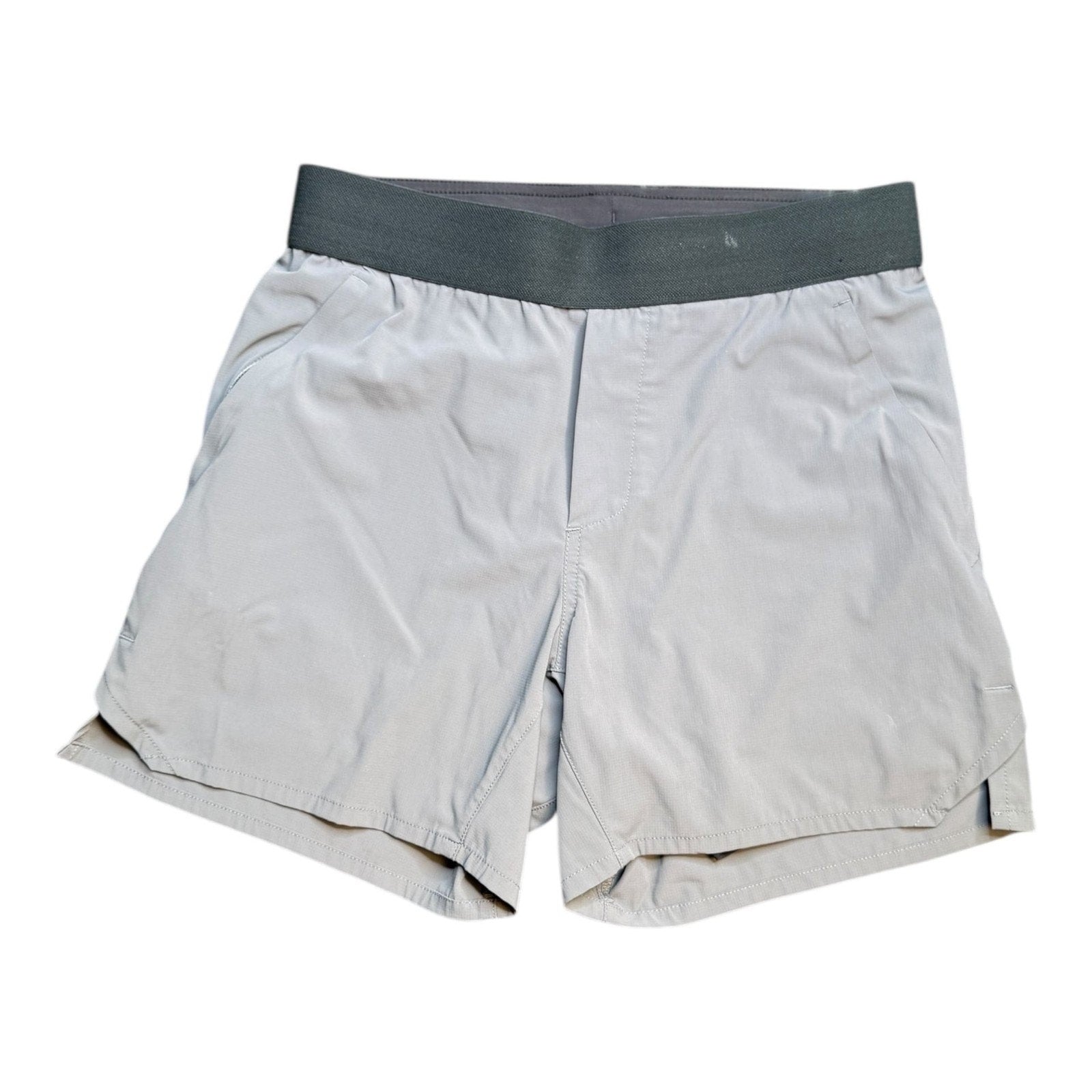 Lululemon License to Train Linerless Short 5" in Gull Grey